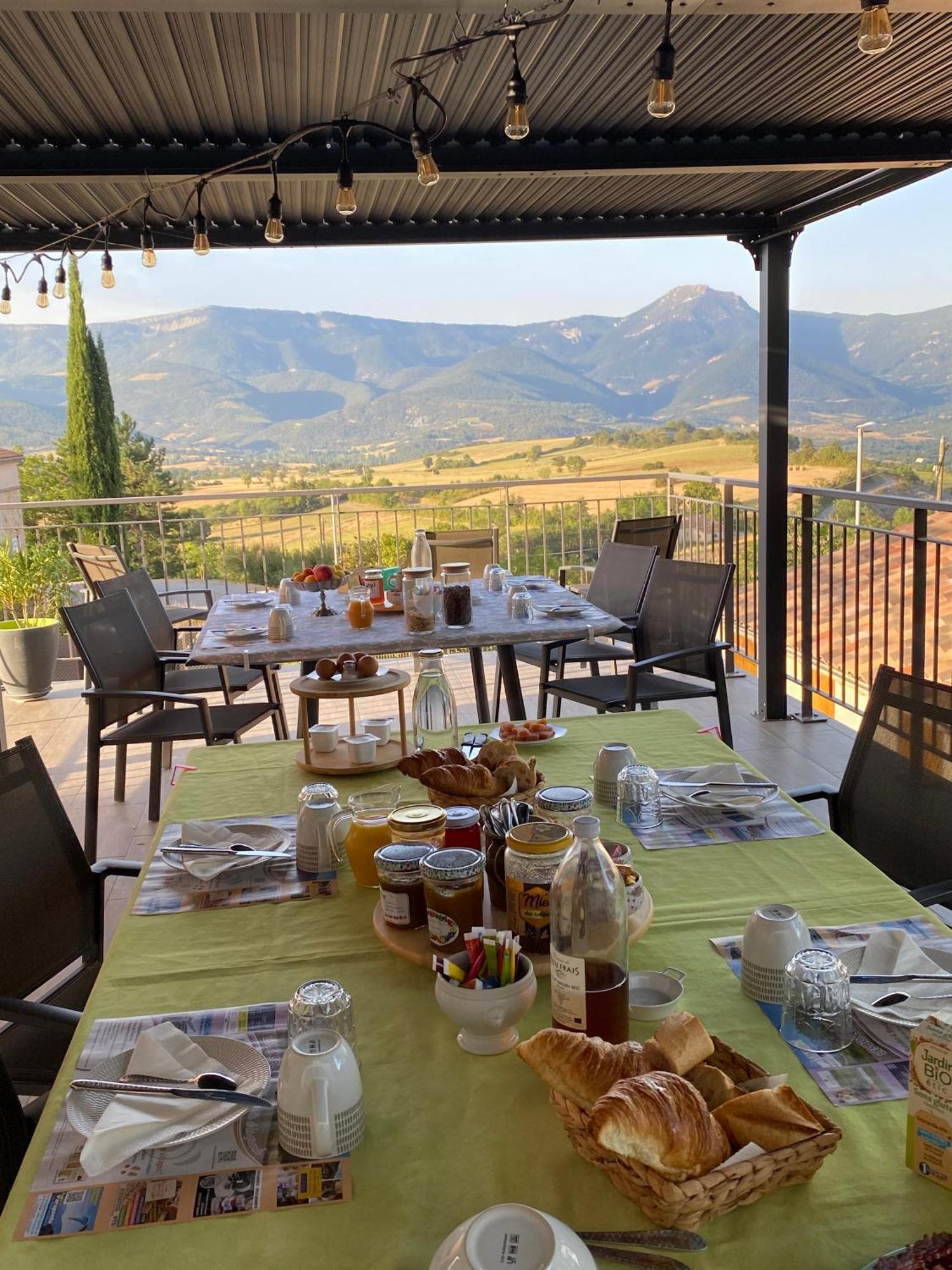Atypique Detour Bed & Breakfast Rosans Exterior photo